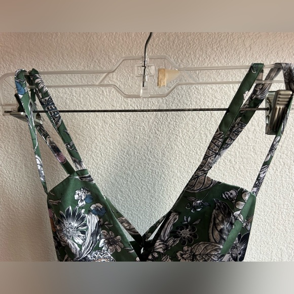 NWT BEBE dress size 0 - Picture 4 of 5